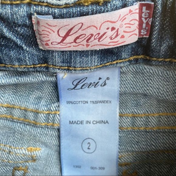 2/$20 💖 Levi’s: Straight Leg Mid Wash Jean - Picture 9 of 9